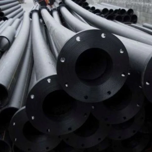 foto de tubulação em PEAD com flanges Gemdra.